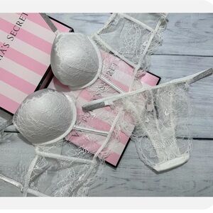 Victoria’s Secret Bombshell lace bra corset and panty set 34D small
